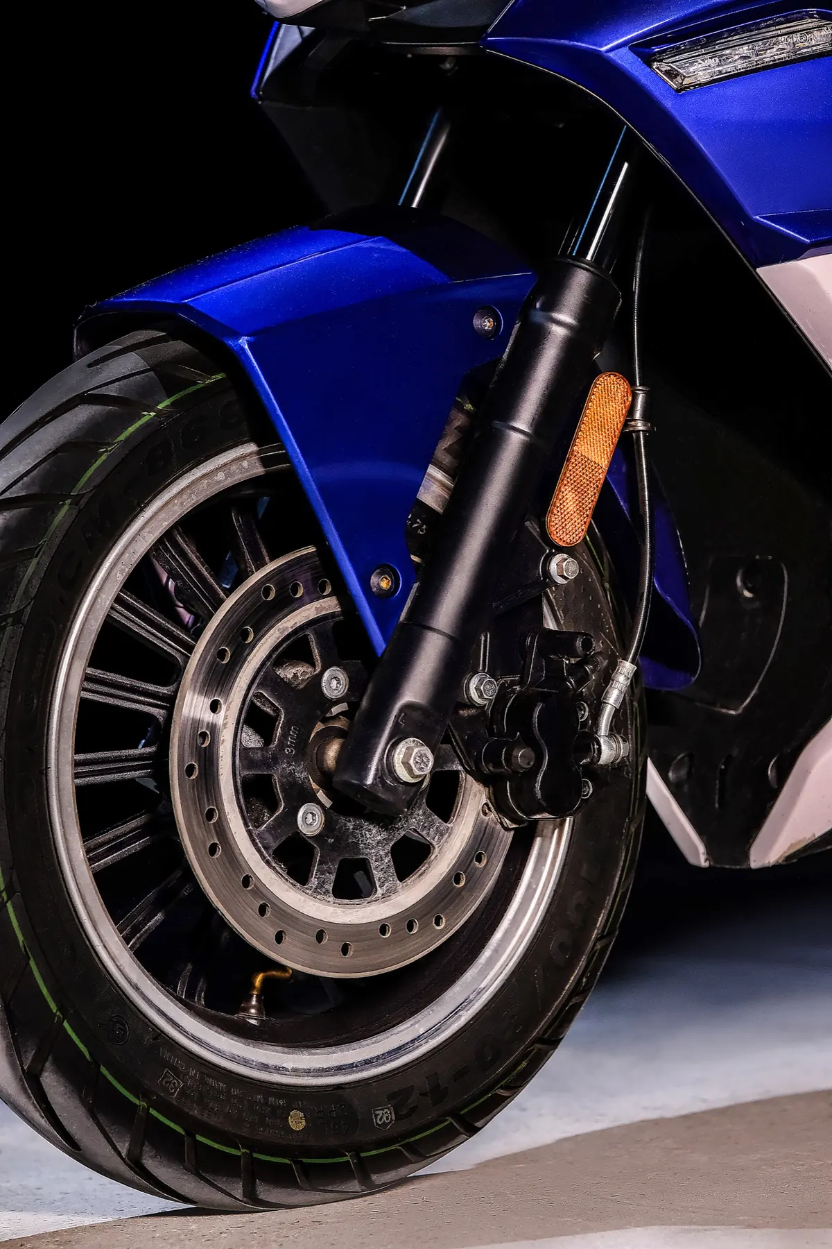 EV03 front brake detail