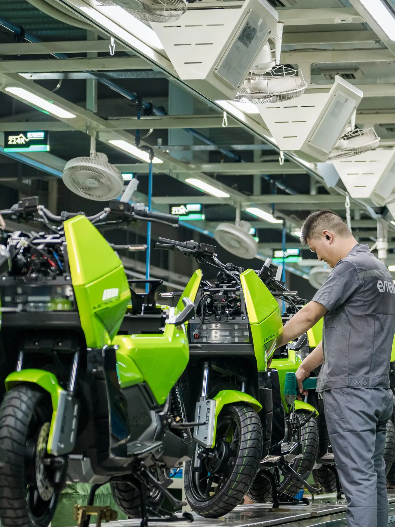 EVREV electric motorcycle production team